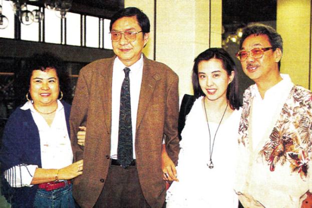 这就是女神!王祖贤全家照曝光 