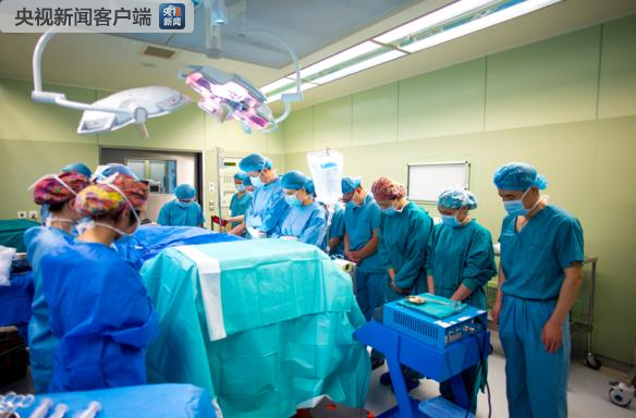 2小时生死时速!跨省转运器官诞生 救援直升机急速飞驰400多公里