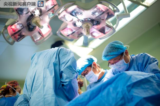 2小时生死时速!跨省转运器官诞生 救援直升机急速飞驰400多公里