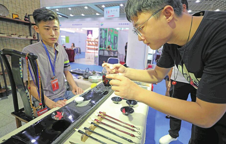 第六届济南艺术品博览会开幕 艺术盛宴等你邂逅