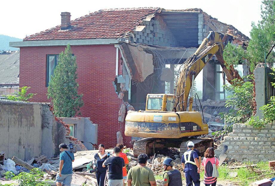金鸡岭片区昨再拆600平方米“野别墅” 累计拆违面积6060余平方米