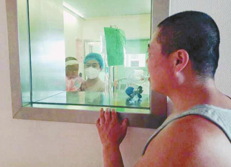 弟弟重病，10岁姐姐欲捐髓救命 一家四口为省伙食费随身带200余张煎饼