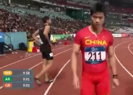 剑指冠军!苏炳添晋级半决赛 100米预赛以10.27成绩排名小组第一