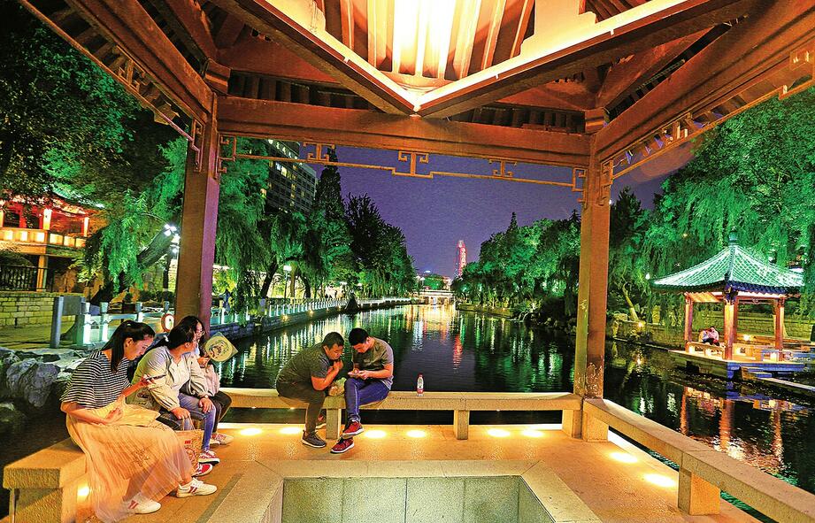 泉水叮咚 诗意之城