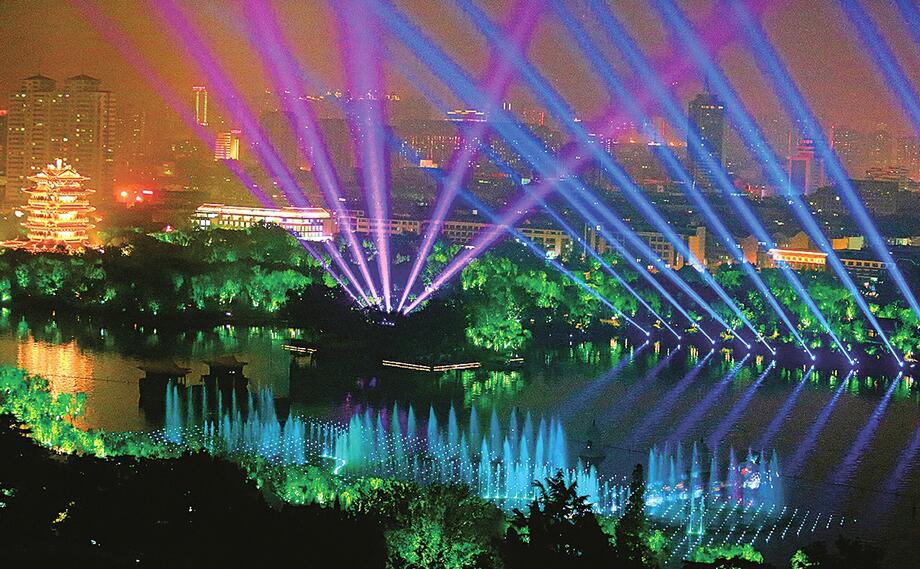 泉水叮咚 诗意之城