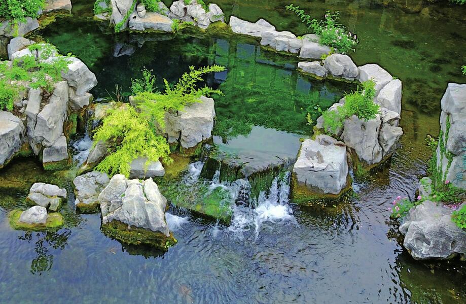 泉水叮咚 诗意之城