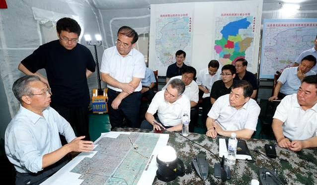 刘家义连夜赶赴寿光指导抗灾救灾工作
