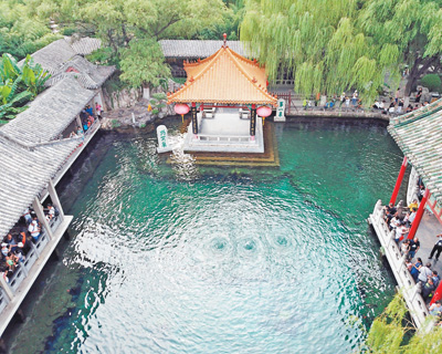 人民日报新华社齐赞美：趵突泉水涌若轮