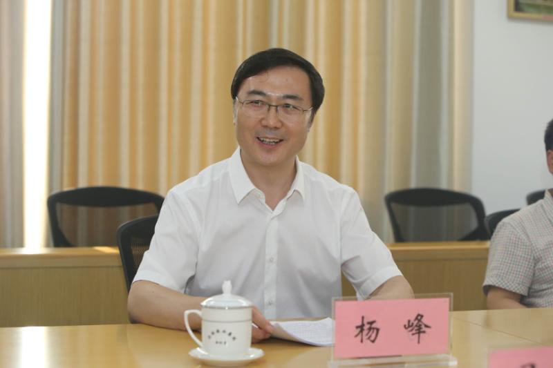 坚定不移抓导向 坚持党媒姓党不动摇 杨峰到济南日报报业皇冠体育调研