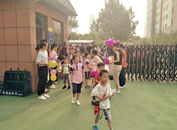 济南市槐荫区大金新苑幼儿园 开学第一天,幼儿园里好热闹
