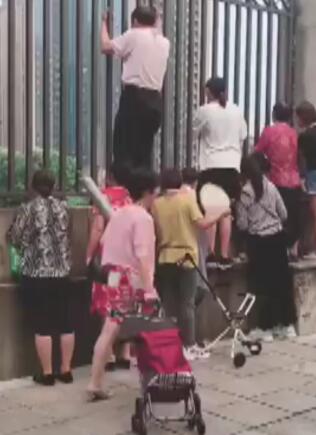 心力憔悴幼儿园开学第一天