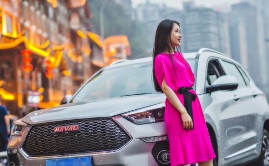 老司机一直看着这辆车