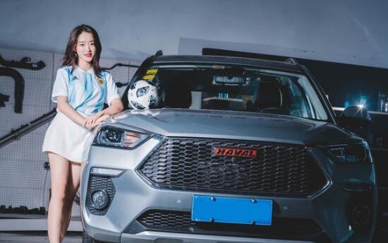 老司机一直看着这辆车