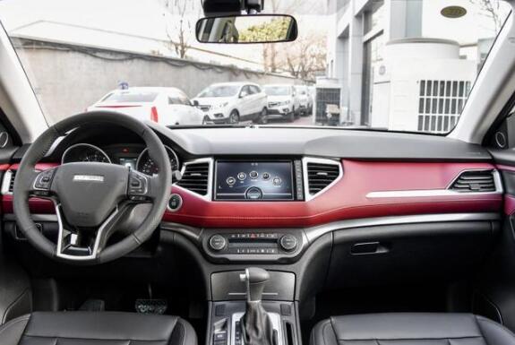 老司机一直看着这辆车