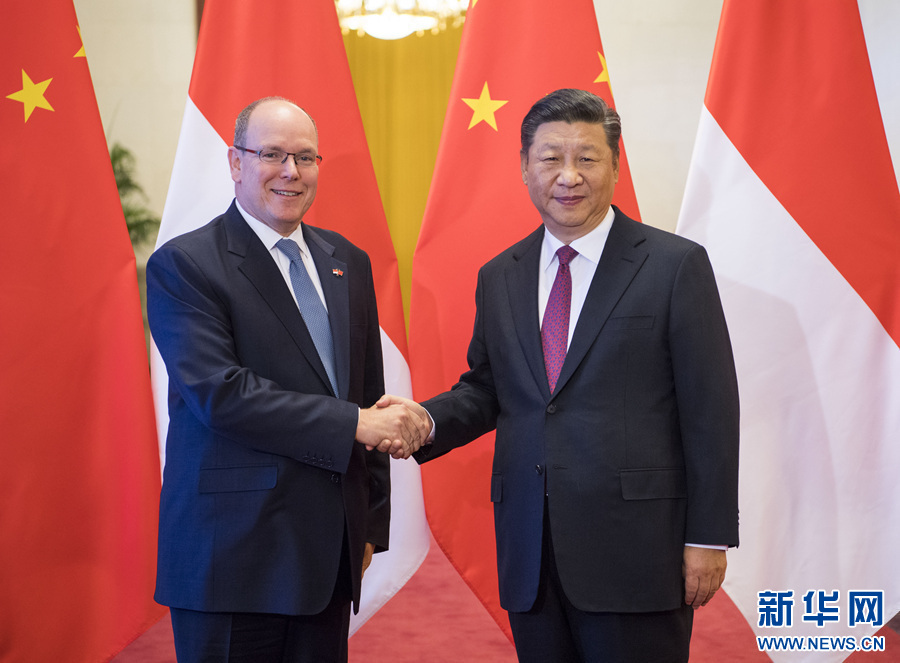 习近平同摩纳哥元首阿尔贝二世亲王举行会谈