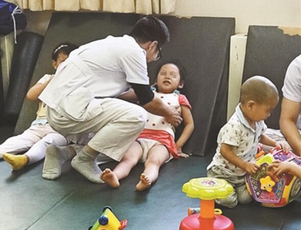 人美心善有志气!返还善款感动网友 最美妈妈:善意与温暖不应被辜负