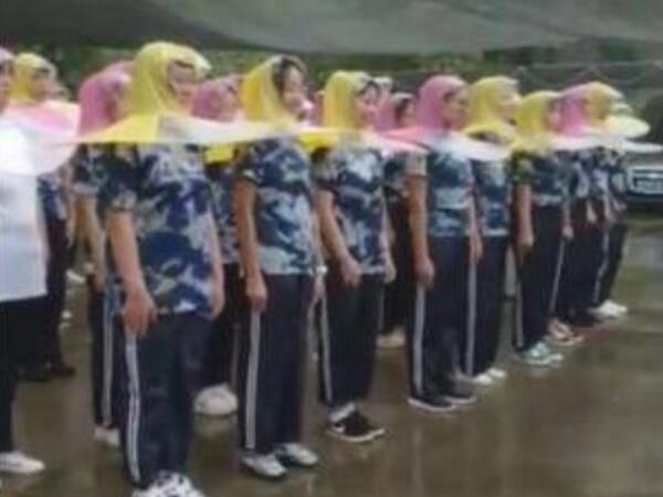 你经历过绝望吗?军训防雨神器 自己哭着求来的雨跪着也要训完