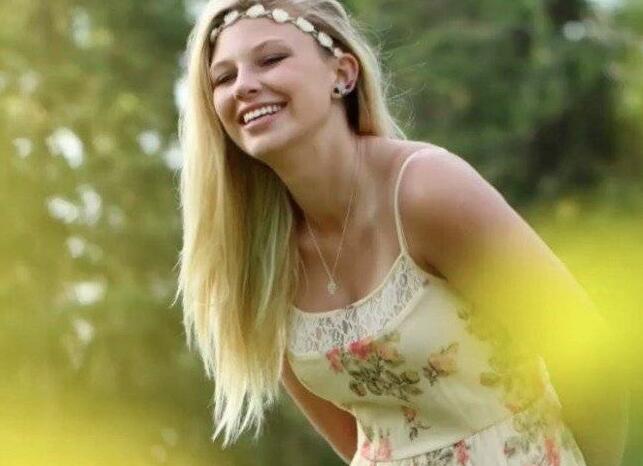 扎心！21岁女儿吸毒过量死亡 主播母亲含泪播报死讯警醒世人