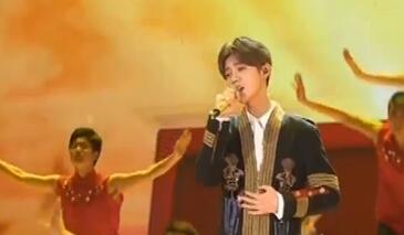 真吃苦！鹿晗衣服重两斤 努力练舞背后原因及详情如何