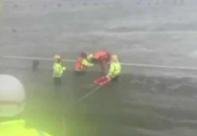 真相细思极恐!台风独坐海边被救 醉酒状态下数度拒绝救援具体怎么回事?
