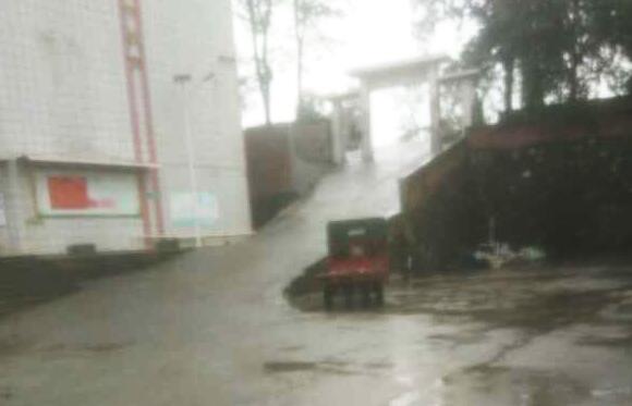 情况通报还原经过！新生陡坡蛙跳死亡 孩子耳朵鼻孔流血