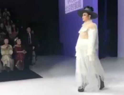 全民diss?陈志朋回应造型：很开心很快乐 你们做到了吗？