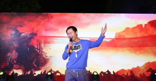 龙湖龙民节摆“百家宴” 同吃百家饭共叙邻里情