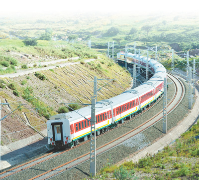 合作共赢，携手构建 更加紧密的中非命运共同体——非洲国家领导人和国际组织负责人热议中非合作论坛北京峰会（下）