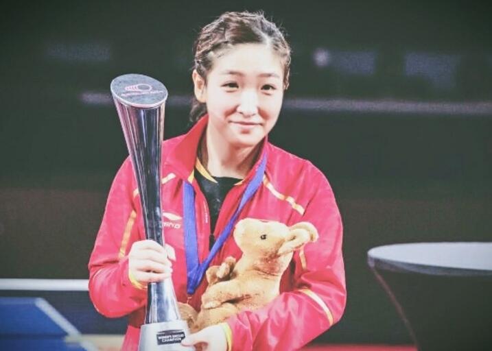 良心价?刘诗雯转会龙福环能 朱雨玲805万高价成为新的女