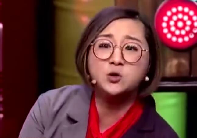 博眼球无下限?奇葩说董婧道歉 辩论大会变