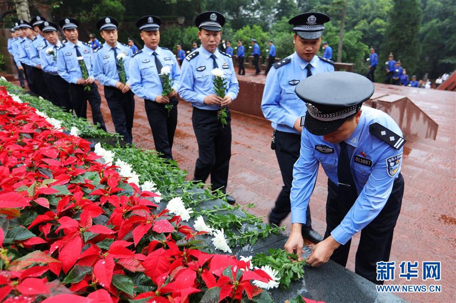 （新华全媒头条·图文互动）（9）致敬英烈 捍卫荣光——写在英雄烈士保护法实施后首个烈士纪念日