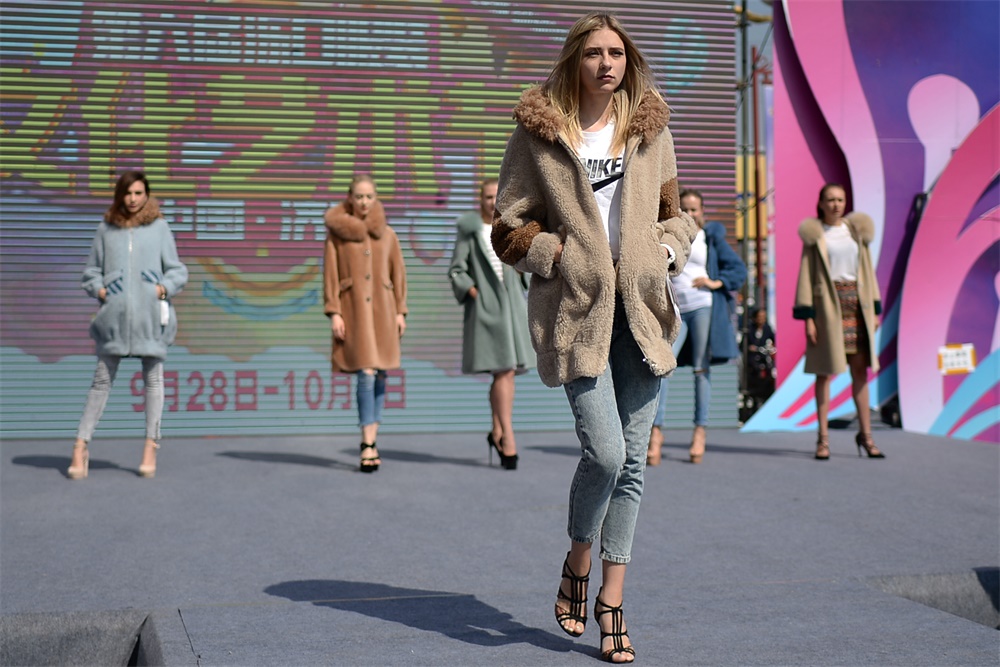 都市圈购物节 洋模专场秀冬装