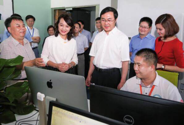 《济南日报》创刊70年--亲切关怀篇