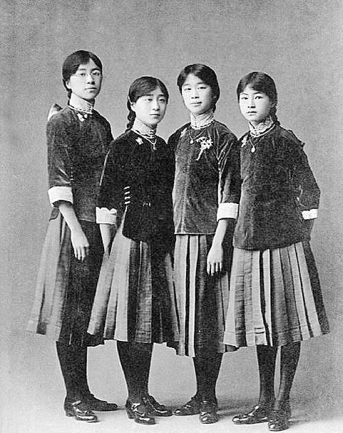 У�������ߵ�У԰�Ļ�����