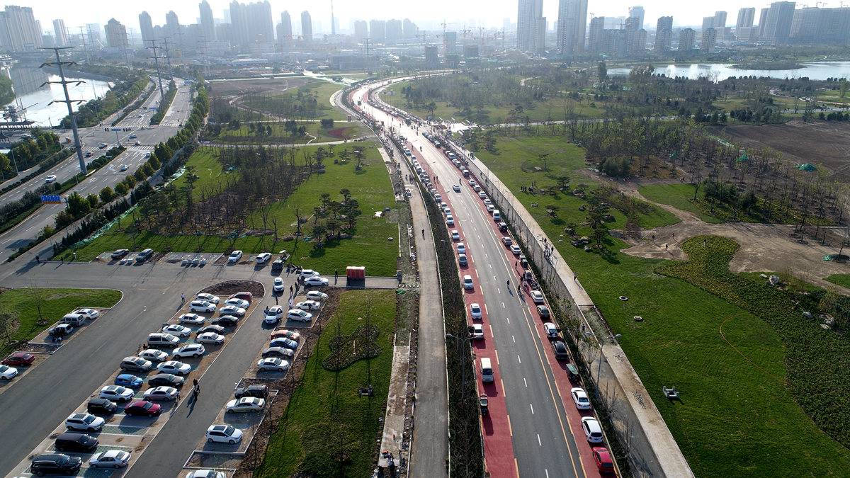 停车门票都免费 华山景区成新宠