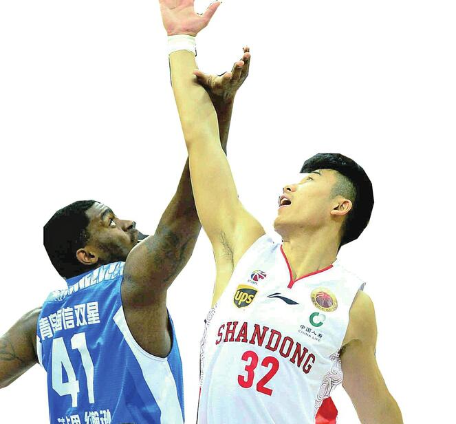 古德洛克渐入佳境 山东男篮逆转战胜青岛男篮