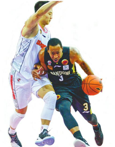 山东男篮季前赛两连胜 新赛季首发阵容“浮出水面”