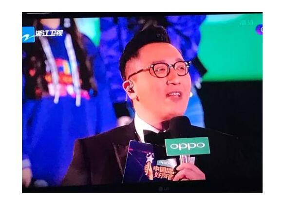 不忍直视!华少胖了撞脸王晶?现场照曝光粉丝看哭了