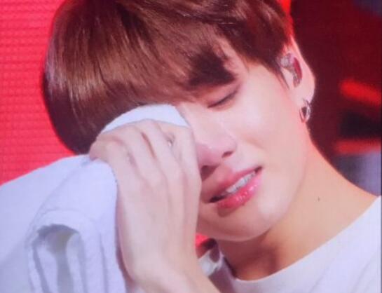 防弹少年团田柾国受伤 因伦敦演唱会无法跳舞