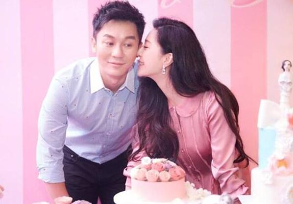 隐形富豪?李晨四合院曝光价值9亿 李妈妈首亮相气质温婉母子俩像吗?