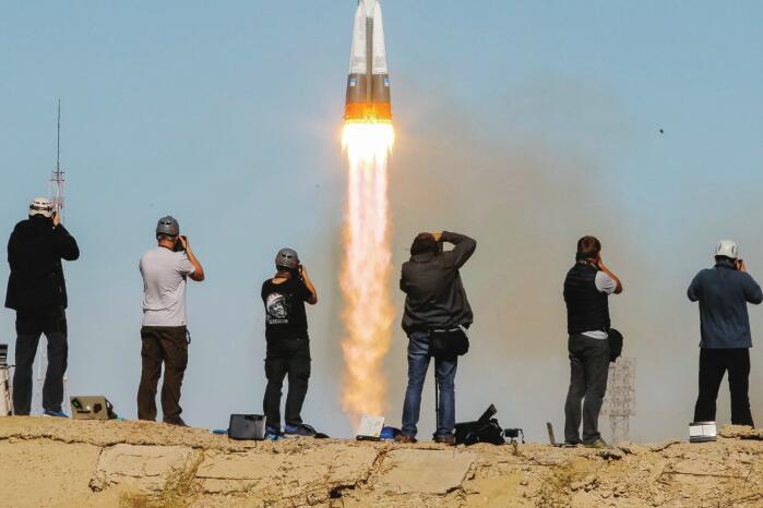 俄载人飞船发射失败 俄美两名宇航员紧急着陆生还