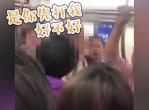 老而不死是为贼?武汉老人殴打女孩 被全车人diss!网友:坏人变老了