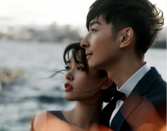 官宣!快男左立结婚 董小姐变熊小姐?女友总裁身份成亮点!