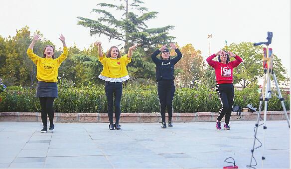 广场舞红人跳出70万粉丝 这届济南大妈还会跳很久