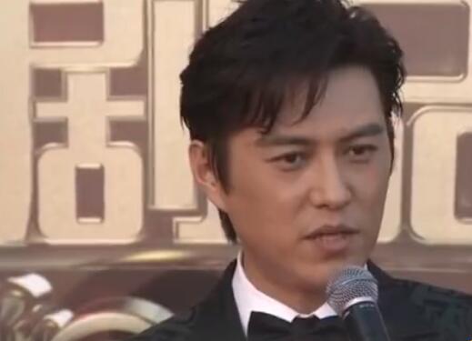 暗示了什么?靳东回应发错诗词 老干部diss