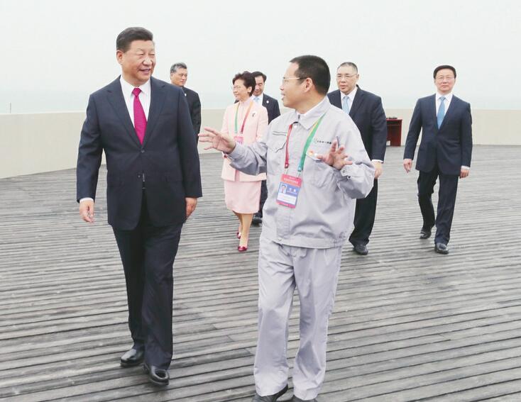 大海深处敢“穿针” 解码桥梁界“珠峰”港珠澳大桥