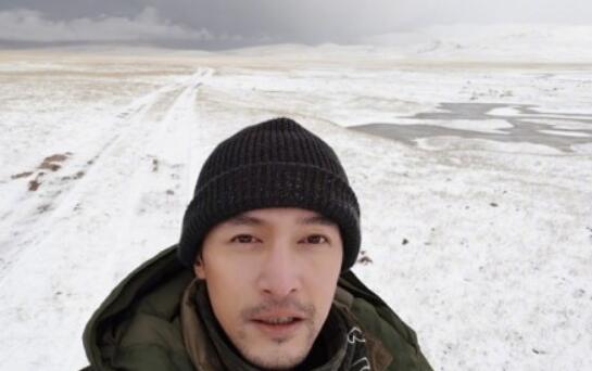 正能量满满!胡歌志愿活动自拍 胡须胡上线展