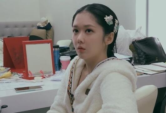 吃了“防腐剂”？37岁张娜拉晒工作照展发光般美貌