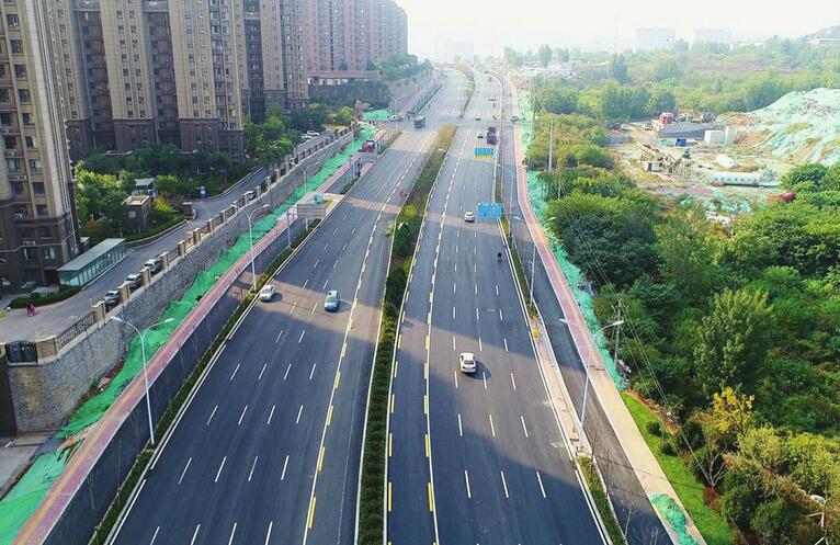 人在画中走！八车道凤岐路亮相东城 济南又增一条高颜值新走廊