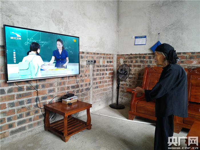 【新时代·幸福美丽新边疆】山水壮乡，美在边城：生态旅游成致富新基因